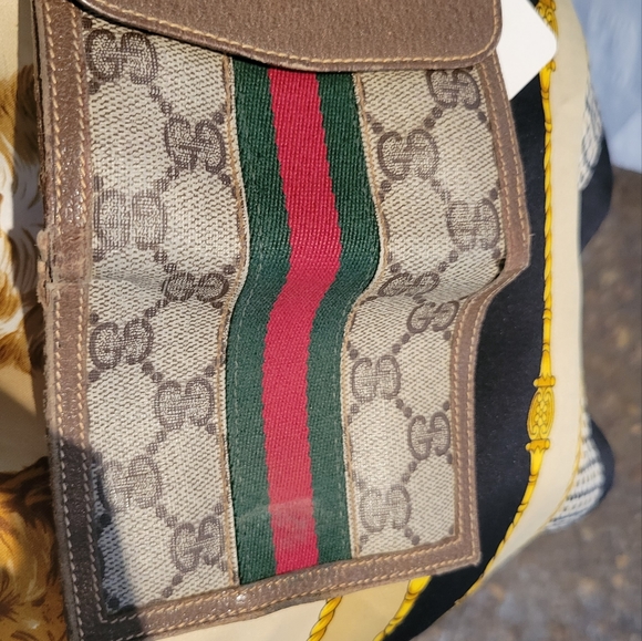 Gucci Tan "GG" Supreme Coated Canvas And Leather Bi-Fold Wallet - Picture 12 of 13